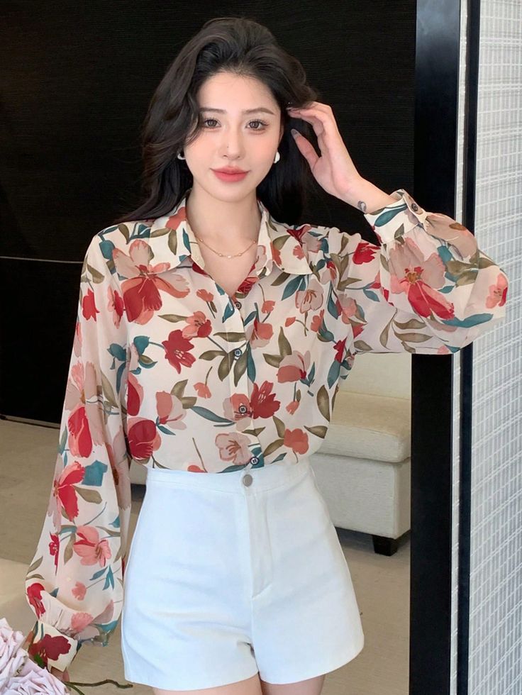 Oversized printed half shirt for womon