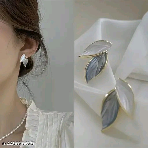 SuyugLEAF Shape Earrings