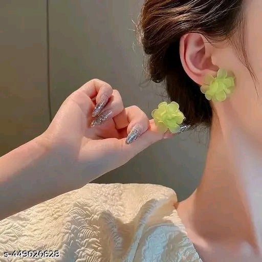 SuyugLEAF Shape Earrings